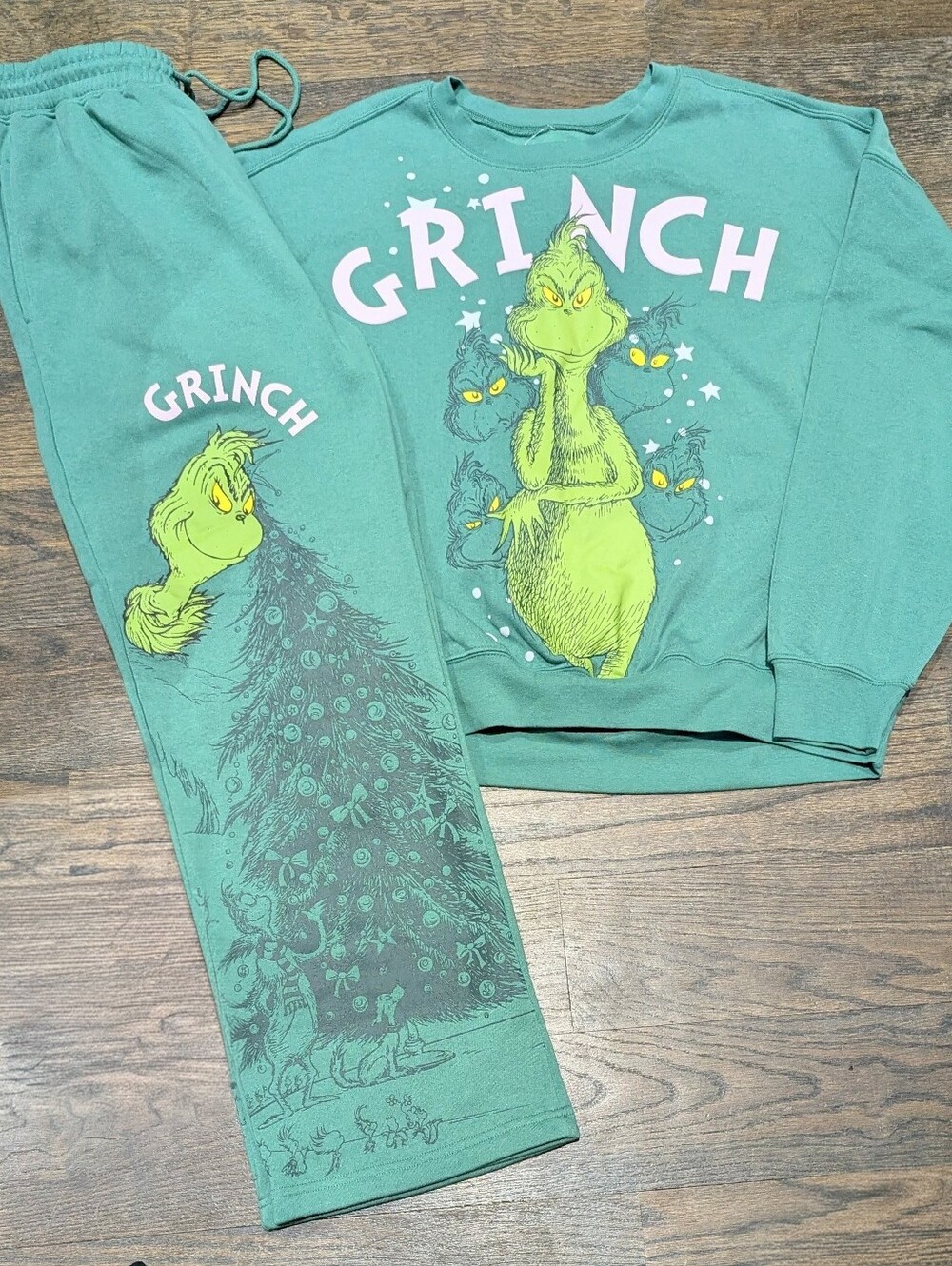 🔥LAST New 2pc Large Green Grinch Many Faces Christmas Sweatshirt + Pants